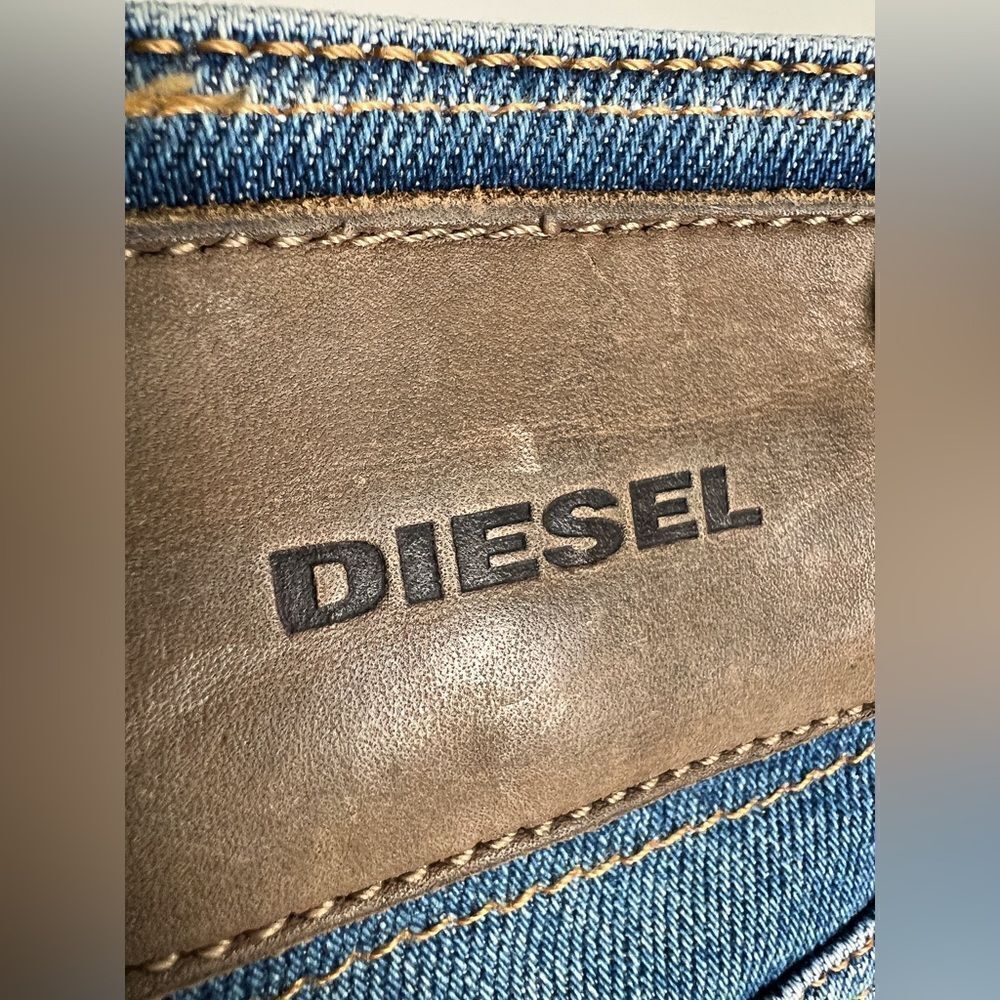 Diesel Men’s Larkee-Beex 28x32 Regular Tapered Jeans Light Wash Distressed Denim - Picture 3 of 17